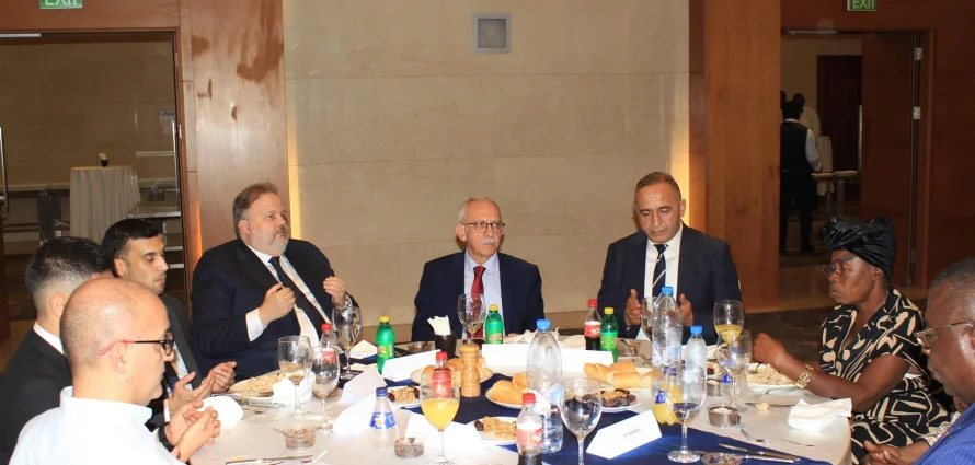 dîner de rupture du jeûne du mois de Ramadan